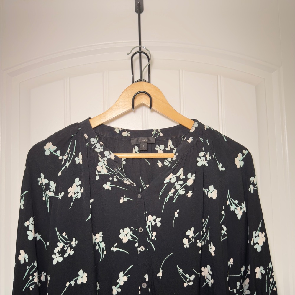 J. Crew Small Floral V Neck Multicolor Floral Popover Blouse Dark Academia - Picture 4 of 7